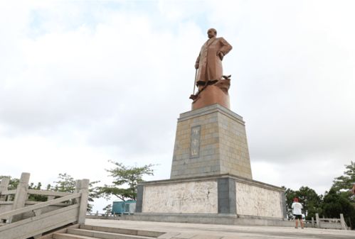 欽州港片區(qū)舉辦 網(wǎng)眼看欽州 港口發(fā)展變化 網(wǎng)媒網(wǎng)友參觀采訪活動